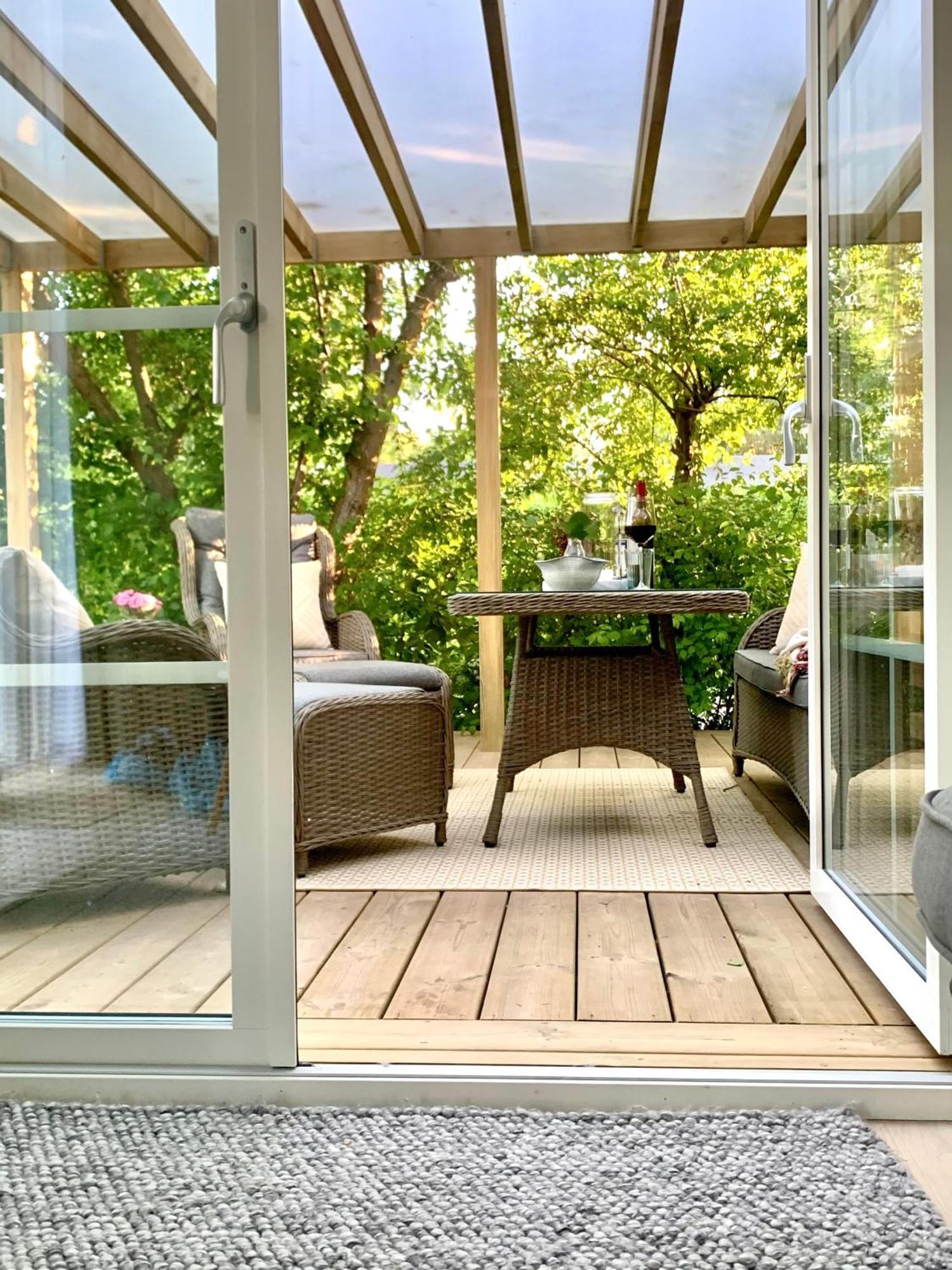 Strandnaera, Pergola, P-Plats I Hoellviken Extérieur photo
